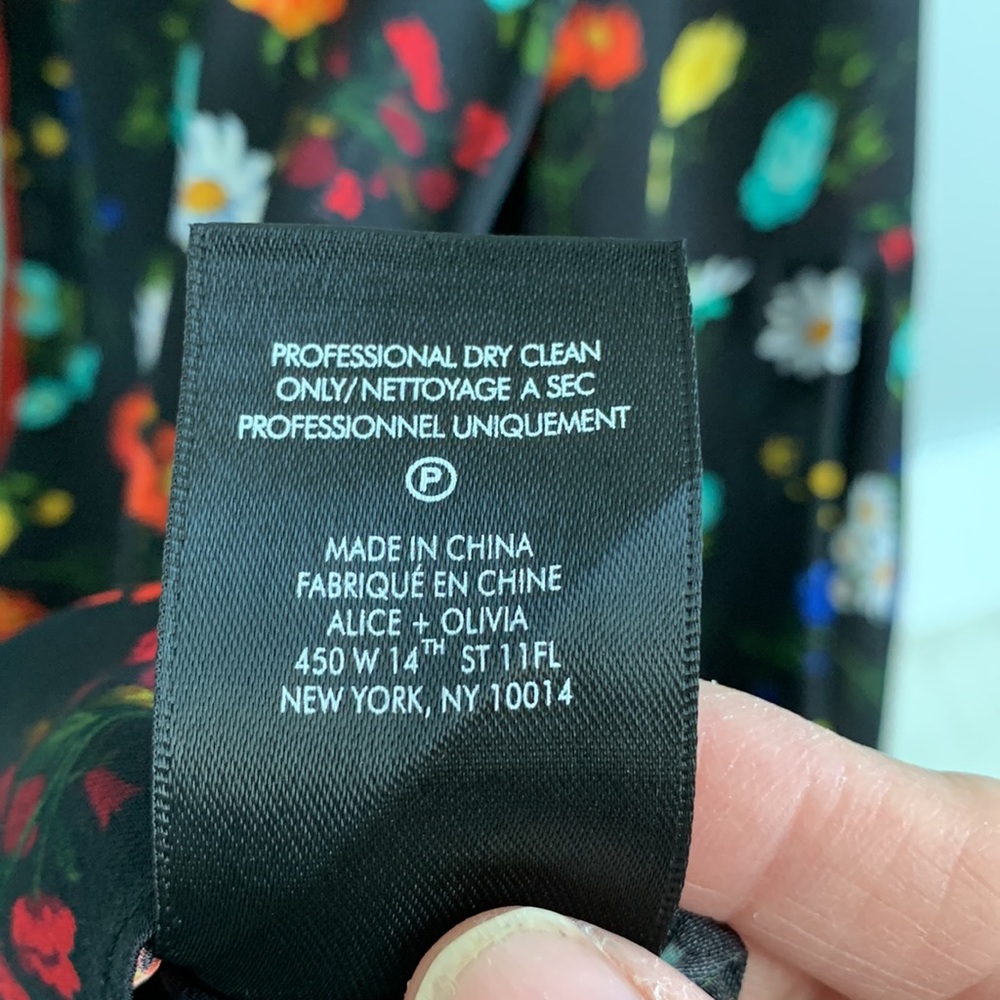 ❤️Alice  + Olivia Floral Bell Sleeve NWOT - Picture 8 of 12